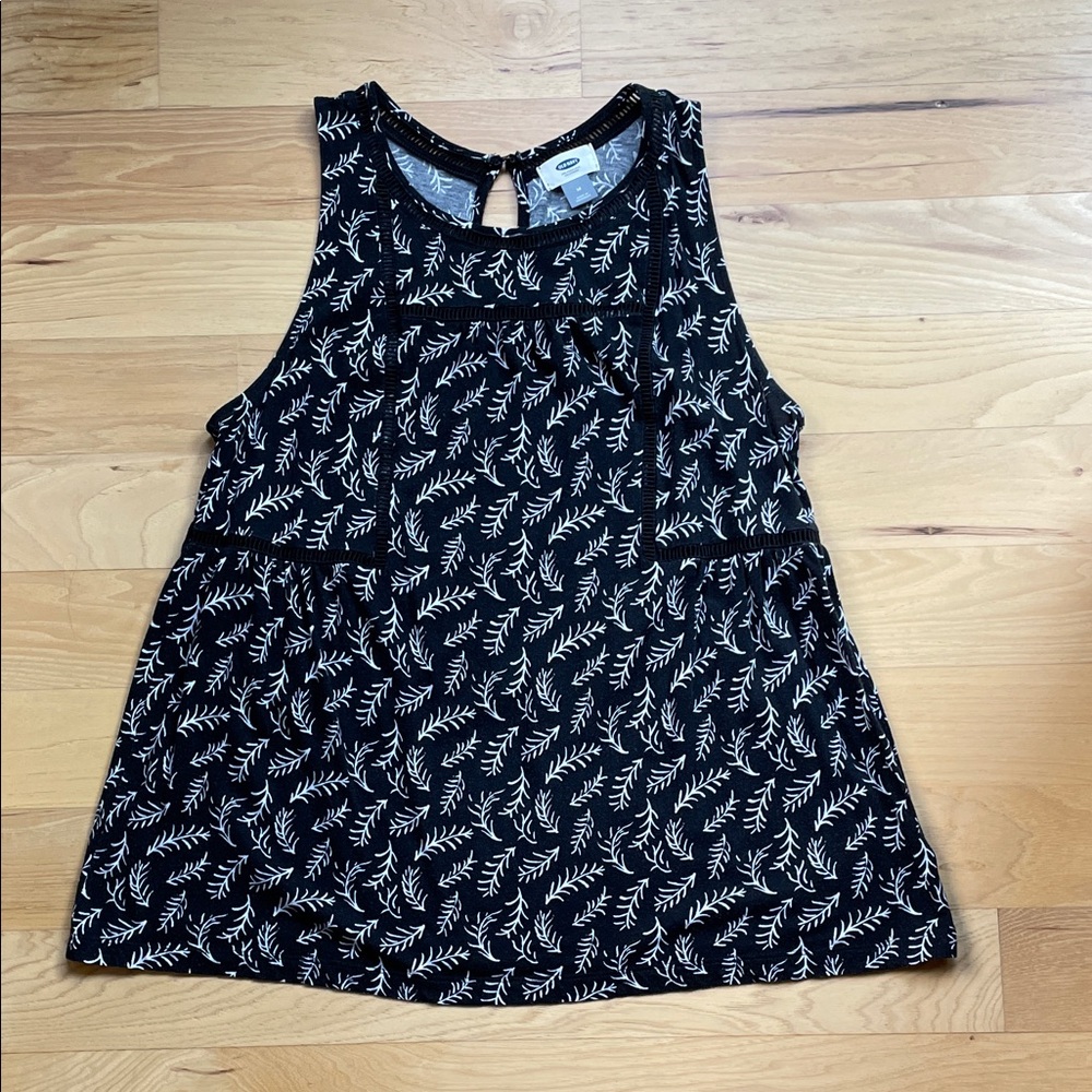 Old Navy Black and White Leaf Print Tank Top
